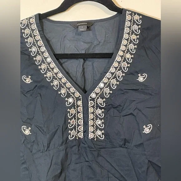 Express Top Women Small‎ Navy Blue Silver Embroidered Sequin Shirt V-neck blouse - Picture 5 of 10